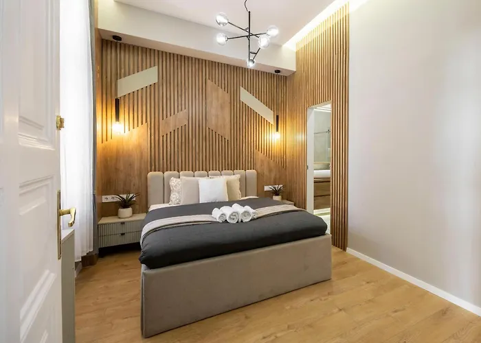 Exclusive N' Spacious Elizabeth *
